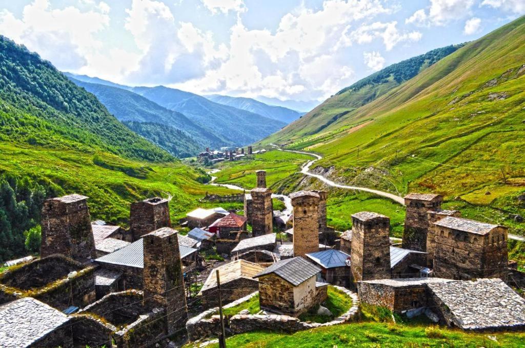 Hotel Ushguli Terrace Mestia Exterior foto